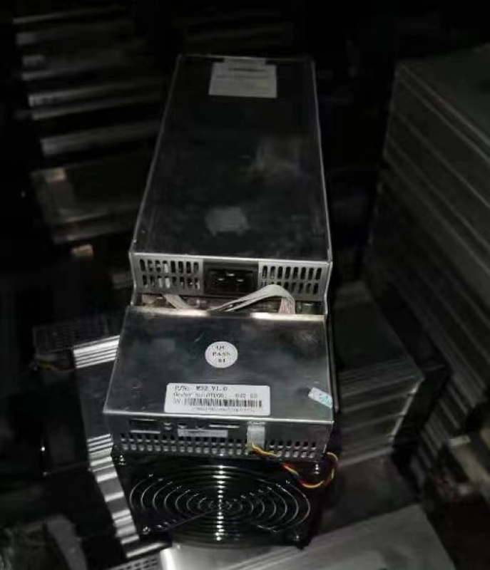52 basso consumo energetico di J/MH Asic Whatsminer M32 66T 3312W 390mm*155mm*240mm